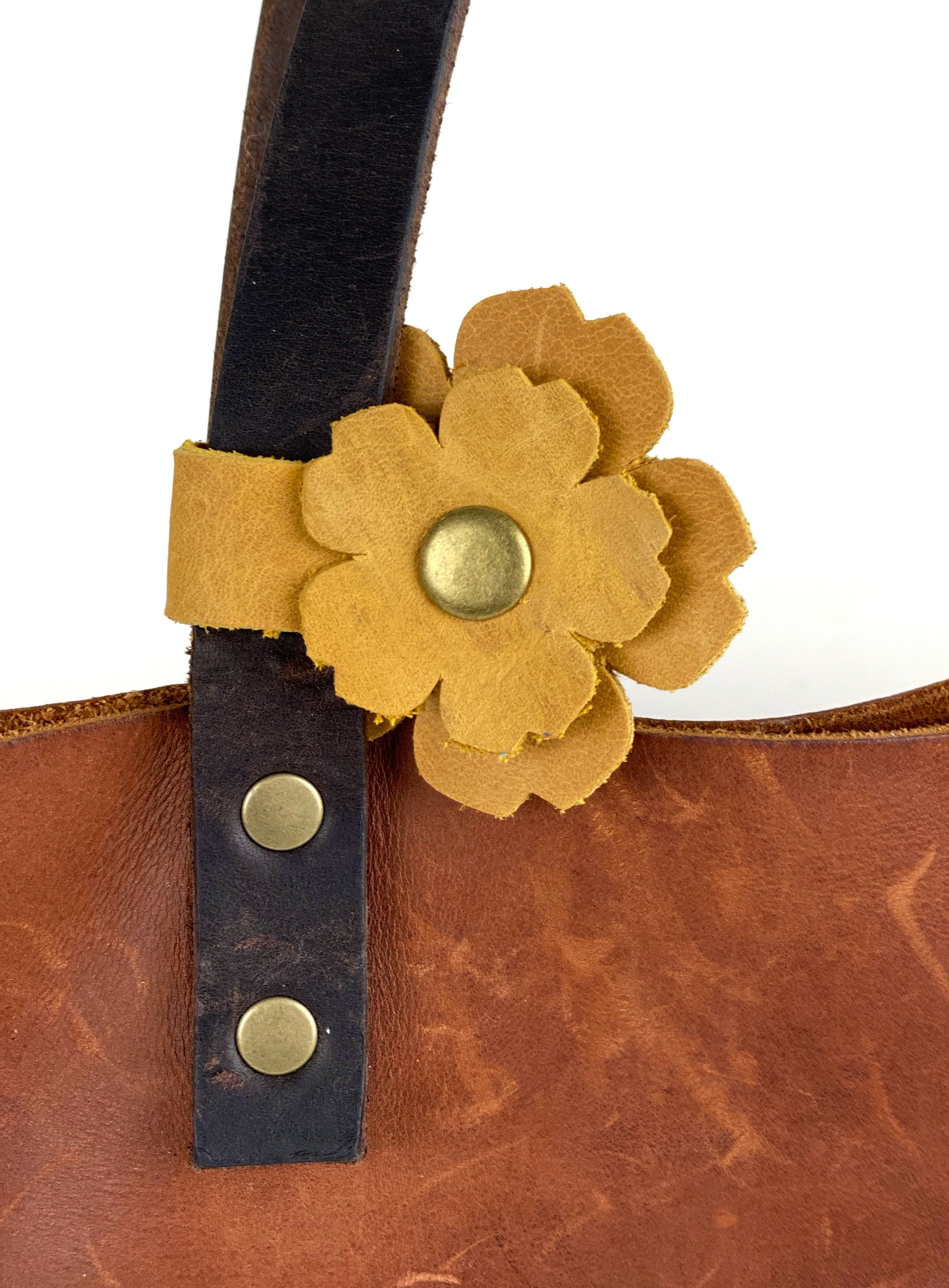 Scalloped Edge Snap on Leather Flower Bag Purse Charm