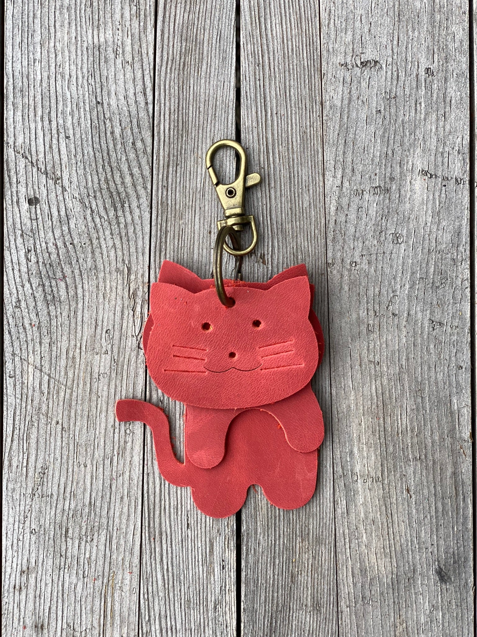 Natural Veg Tan Leather Cat Keyring Purse Charm, Bag Clip on Cat Fob, Cute Cat Lovers Accessory