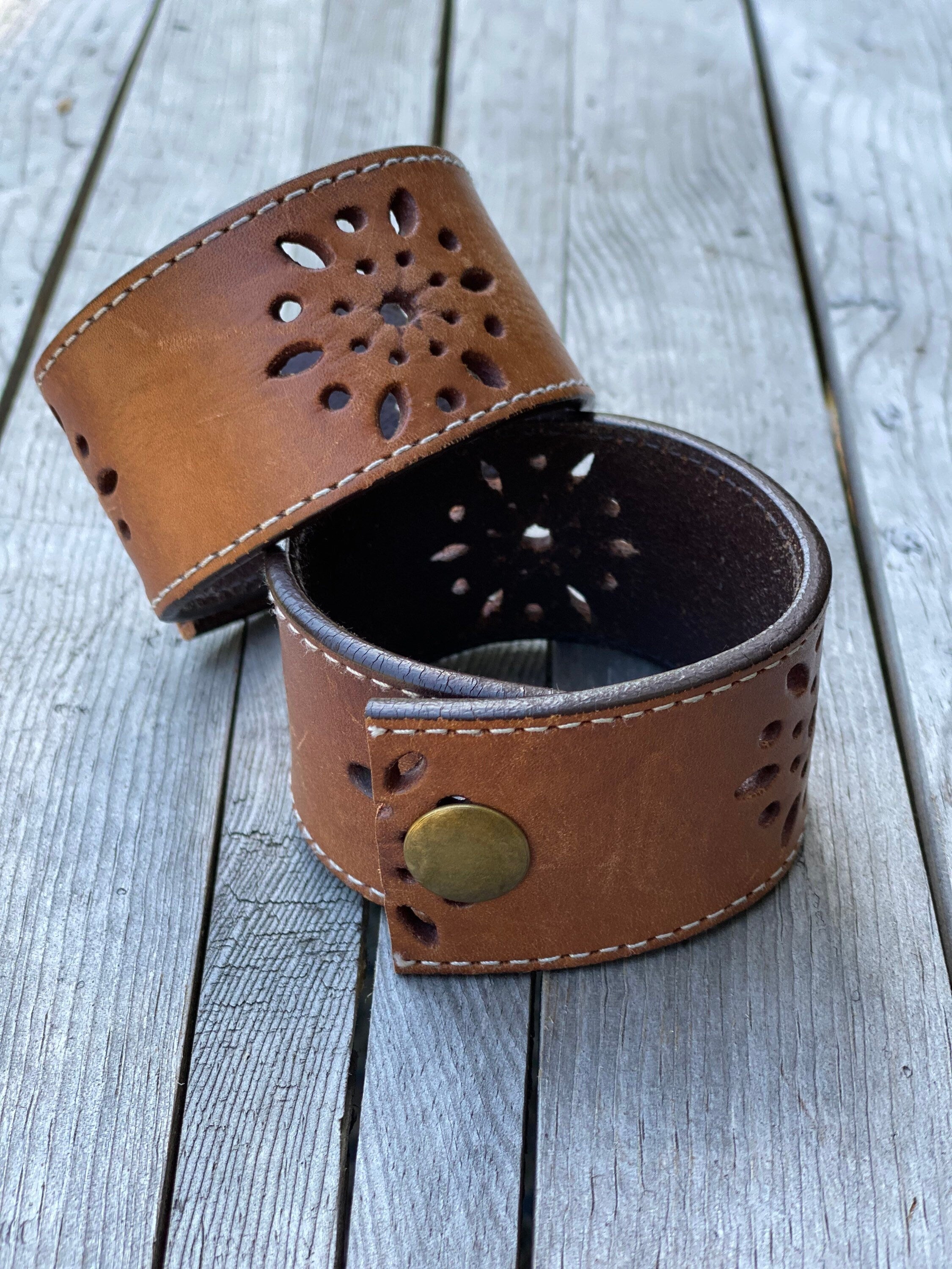 Double Buckle Leather Cuff Bracelet (Source Files) – MAKESUPPLY