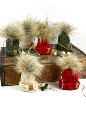 Mini Knit Hat Mantle Ornament Garland, Farmhouse Garland, Tiny Hat Ornaments, Miniature Beanie Christmas Garland Decor, Holiday Decorations