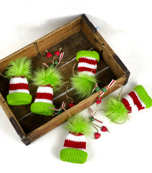 Christmas Red and Green Mini Knit Hat Mantle Ornament Garland, Farmhouse Garland, Tiny Hat Ornaments, Miniature Beanie Christmas Garland Decor