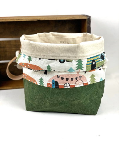 Forest Green Vintage Glamping Trailer Waxed Canvas Project Bag, Happy Camper Project Bag, Project Bag for Knitters, Knitting Bag