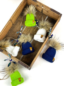 Mini Knit Hat Mantle Ornament Garland, Farmhouse Garland, Tiny Hat Ornaments, Miniature Beanie Garland Decor, Winter Decorations